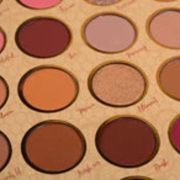 Bella 30 Color Eyeshadow Palette - Picture 2 of 2